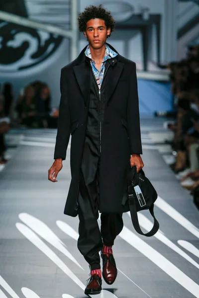 Look 3